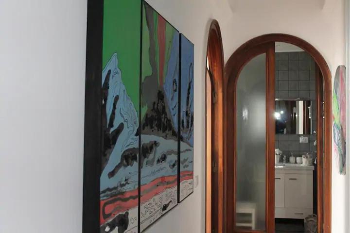 Vesuvius Suite - Elegante Appartamento In Centro Неаполь Екстер'єр фото