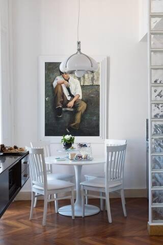 Vesuvius Suite - Elegante Appartamento In Centro Неаполь Екстер'єр фото