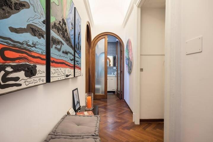 Vesuvius Suite - Elegante Appartamento In Centro Неаполь Екстер'єр фото
